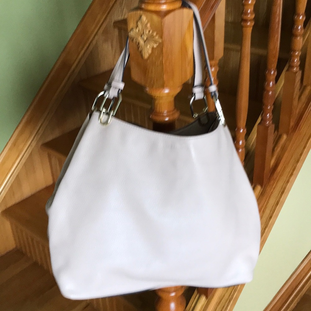 VINCE CAMUTO leather tote.